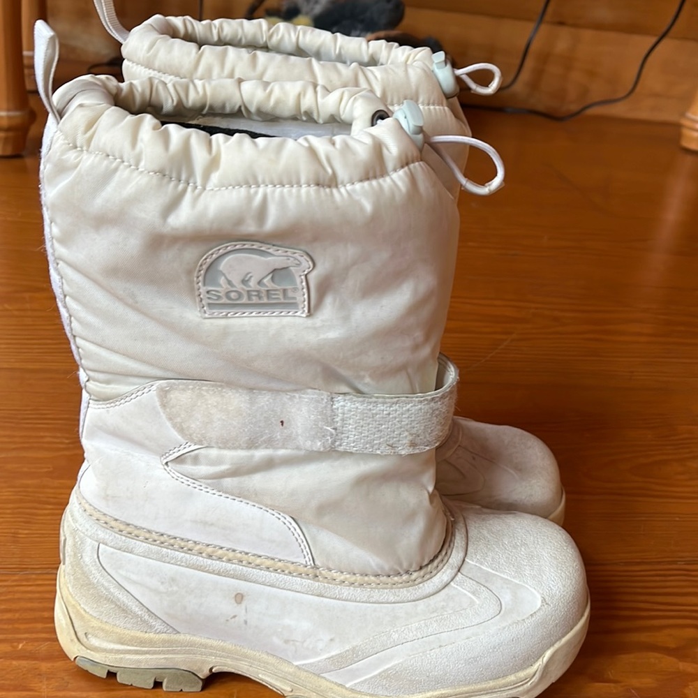 Snow boots (Sorel)